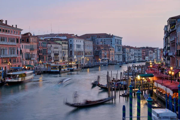Venska Italien April 2023 Solnedgång Canal Grande Gjutning Mjuk Mystisk Stockfoto