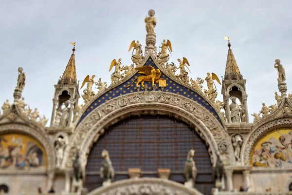 Venedik Talya Nisan 2023 Saint Marks Bazilikası Cephesinde Karmaşık Dekoratif Telifsiz Stok Fotoğraflar
