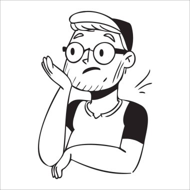 Gözlüklü bir adam yüzüne bakıyor. Siyah bir gömlek ve siyah bir şapka giyiyor.