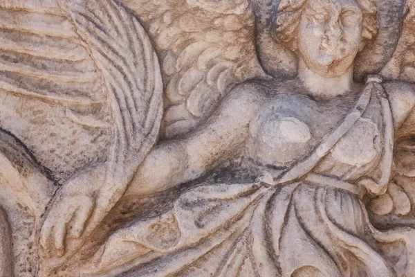Старинная Крылатая Женская Скульптура Мраморный Камень Эфесе Турция — стоковое фото