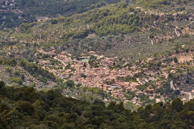 Fornalutx 'un geleneksel resim köyü. Balear adaları. Mallorca, İspanya