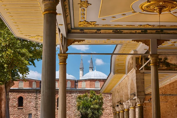 Дворец Топкапы Дверь Купол Фелисити Стамбуле Султанахмет Турция — стоковое фото