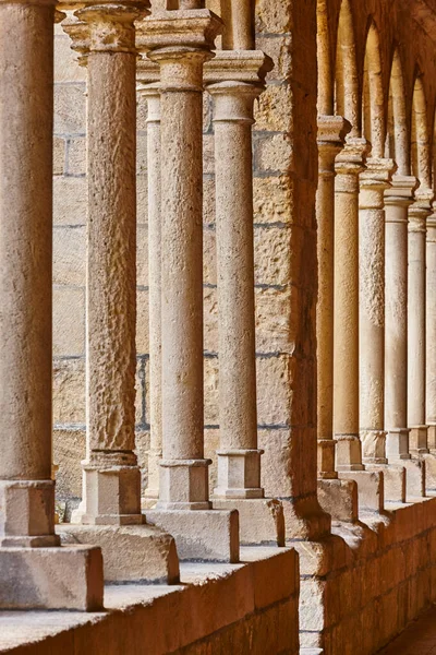 Columnas Del Claustro Iglesia Saint Emilion Pueblo Histórico Cerca Burdeos —  Fotos de Stock