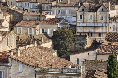 Aziz Emilion 'un geleneksel taş işleme köyü. Aquitaine, Fransa