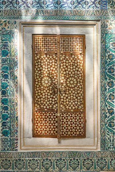 Iznik瓷砖Topkapi宫木制品和象牙制品 伊斯坦布尔 — 图库照片