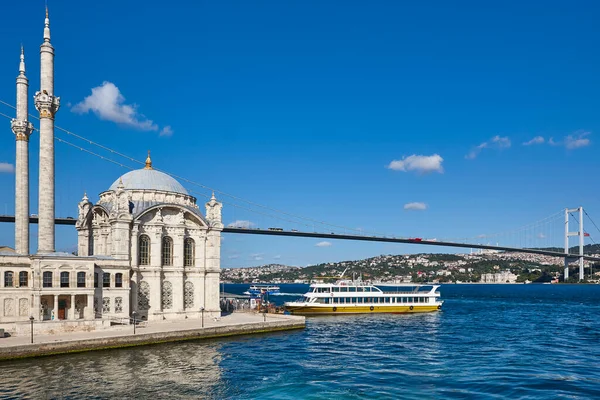 Historic Buyuk Mecidiye Cami Bosporus Strait Istanbul Turkey — Stock Photo, Image