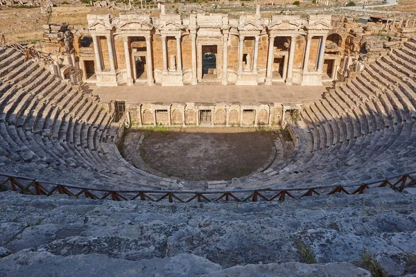 Amphitheatre Classic Columns Hierapolis Archeology Site Pamukkale Turkey — Stock Photo, Image