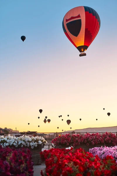 Spectacular Balloons Flying Sunrise Goreme Valley Cappadocia Turkey — Stock Photo, Image