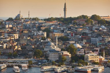 İstanbul şehir merkezi. Sultanahmet Mahallesi ve Altın Boynuz Boğazı. Türkiye