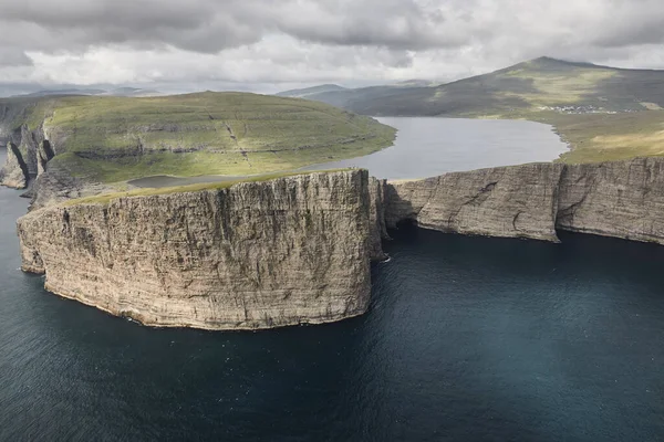 Фарерські Острови Драматичне Узбережжя Вагарі Від Гелікоптера Лейтісватське Озеро — стокове фото