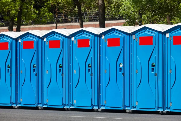 Tragbares Öffentliche Mobile Toilette Auf Der Straße Transportable Latrine Stockbild