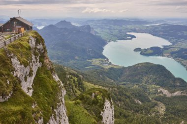 Attersee Gölü ve Alp Dağları Salzburg bölgesinde. Avusturya tarihi