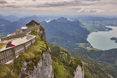 Attersee Gölü ve Alp Dağları Salzburg bölgesinde. Avusturya tarihi