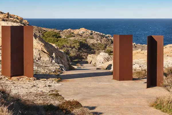 Girona 'daki Akdeniz sahili manzarası, Cap de Creus. İspanya