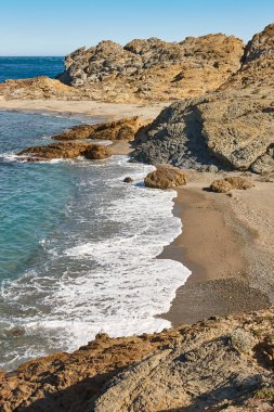 Costa Brava 'daki Akdeniz plajı. Borro plajı, Colera. Girona, İspanya