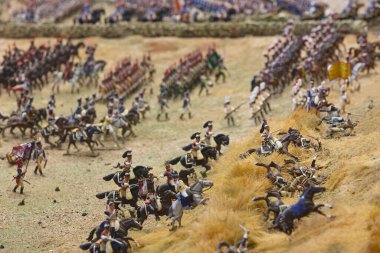 Waterloo 'nun maket askerlerle savaşma modeli. Çatışma