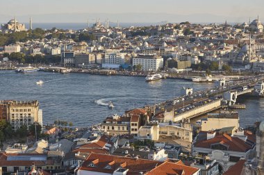 İstanbul şehir merkezi. Sultanahmet Mahallesi ve Altın Boynuz Boğazı. Türkiye