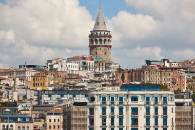 Galata Kulesi ve Bosporus Boğazı. İstanbul silueti. Türkiye 