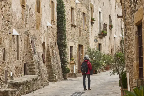 Monells 'in ortaçağ köyü. Girona, Costa Brava. Katalunya. İspanya