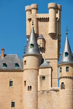 Segovia kale kuleleri. Kale. İspanya 'nın ortaçağ şehri
