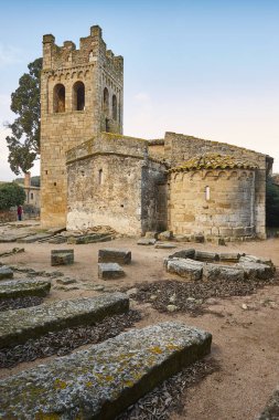 Girona 'daki Roma kilisesi. Aziz Esteve de Canapost. Katalonya, İspanya