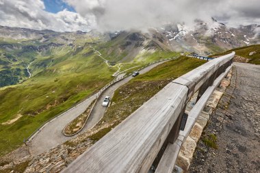 Grossglockner. Alp yılanı dağ yolu. Avusturya 'nın tarihi rotası