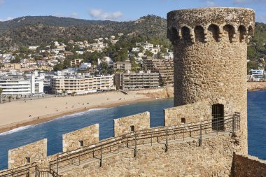 Tossa de Mar 'ın eski ortaçağ kalesi. Katalunya, İspanya