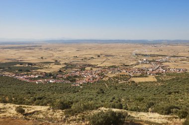 Badajoz 'da düz bir arazi. Puebla de Alcocer, Extremadura 'da. İspanya