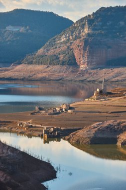 Sau su deposu. İklim değişikliği ve çölleşme. Katalonya 'da kuraklık. İspanya