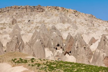 Kapadokya 'nın İlhara Vadisi Selime köyündeki pitoresk jeolojik manzara, Türkiye