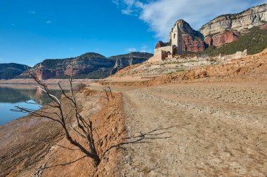Sau su deposu. İklim değişikliği ve çölleşme. Katalonya 'da kuraklık. İspanya