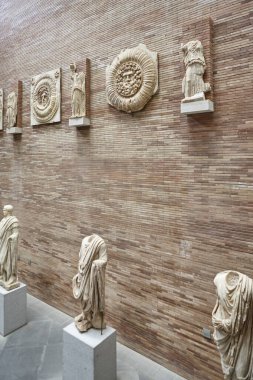 Merida 'da bir Roma müzesi. Çatlaklar, Extremadura. İspanya 'da mimarlık