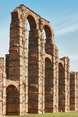 Merida 'daki antik Roma su kemeri. Badajoz dönüm noktası. Extremadura, İspanya