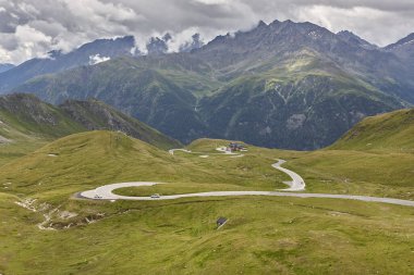 Grossglockner. Alp yılanı dağ yolu. Avusturya 'nın tarihi rotası