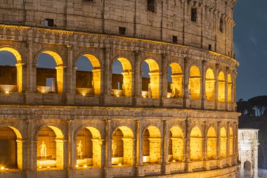 Roma 'da kolezyum. İtalyan klasik mimari simgesi. Avrupa seyahati. İtalya