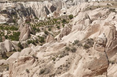 Cappadocia 'daki resimli kaya oluşum manzarası. Gül vadisi. Goreme, Türkiye