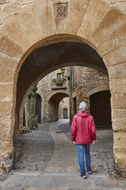 Geleneksel ortaçağ köyü Pals. Costa Brava, Girona, İspanya