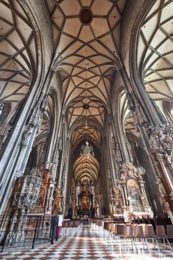 St. Stephans Gotik Katedrali. İç mekan. Viyana şehir merkezi. Avusturya
