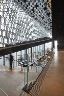 Harpa Konser Salonu ve Konferans Merkezi. Cam cephe. Reykjavik. İzlanda
