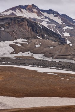 Karlı İzlanda manzara bazaltik dağları. İskoçya. Askja. İzlanda