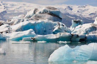Buzdağları, göl ve karlı dağlar. Jokulsarlon, Güneydoğu bölgesi. İzlanda. 