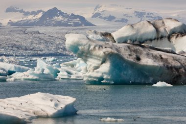 Buzdağları, mavi sular göl ve buzullar. Jokulsarlon, Güneydoğu bölgesi. İzlanda. 