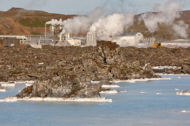Mavi göl jeotermal suları. Yeşil enerji endüstrisi. İzlanda istikameti