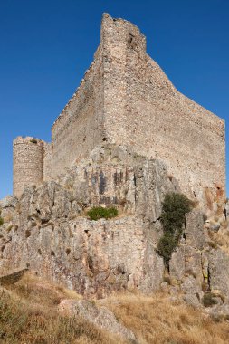 Puebla de Alcocer 'daki ortaçağ kalesi. Badajoz, Extremadura. İspanya