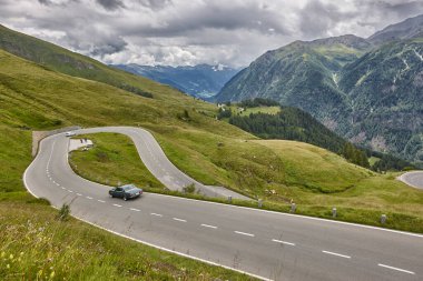 Grossglockner. Alp yılanı dağ yolu. Avusturya 'nın tarihi rotası