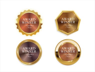 Ödül kazanan altın rozet ve etiketlerin koleksiyonu 