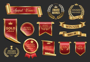 Gri arkaplanda kırmızı ve altın amblem ödül sahibi, premium ve altın ödül sahibi