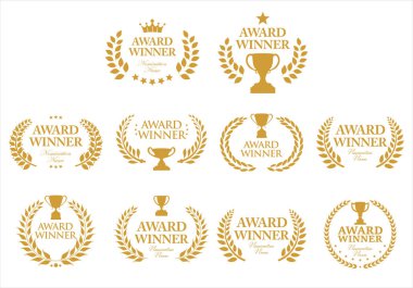 Beyaz arkaplanda izole edilmiş altın yazılı altın defne ödülü sahibi amblemi