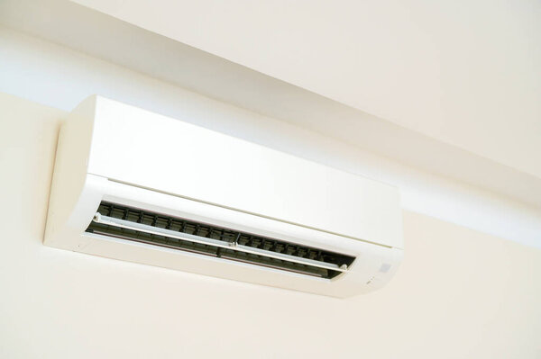 Air conditioner system on wall room