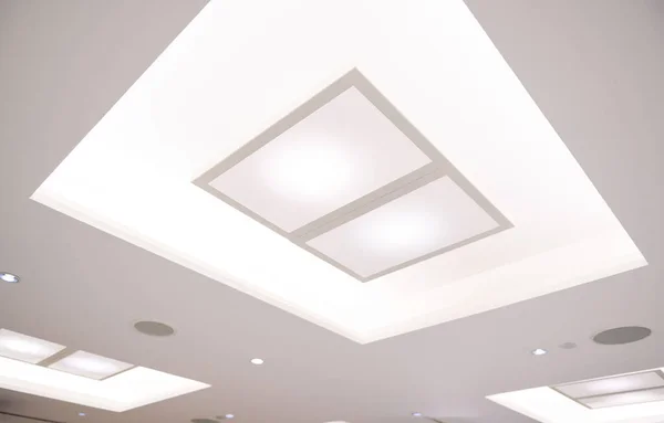 Lampada Fluorescente Sul Soffitto Moderno — Foto Stock